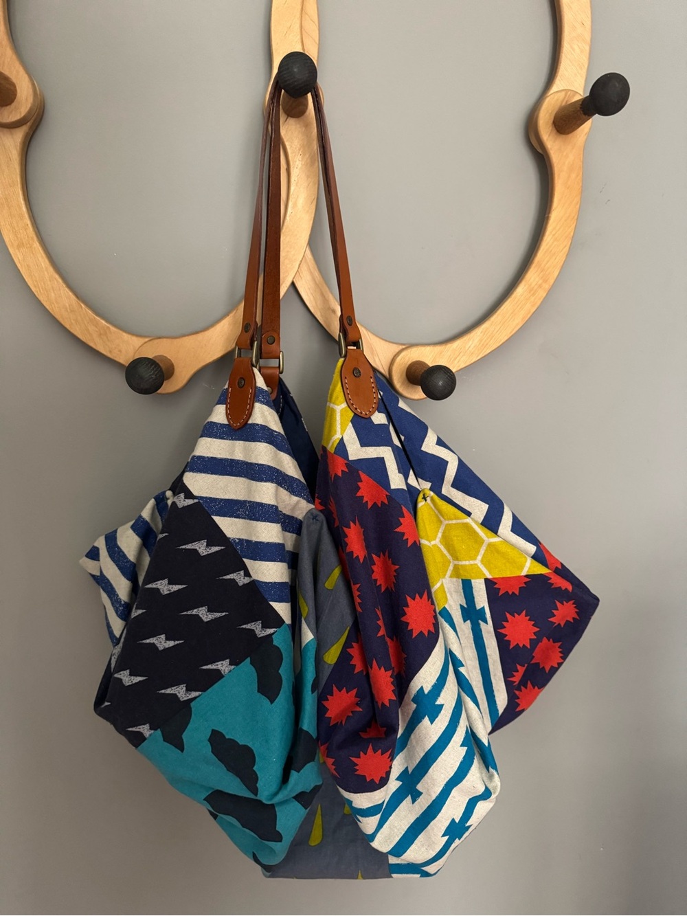 Patchwork Multi-Color Shoulder Bag with Leather Straps - Picture 4 of 12
